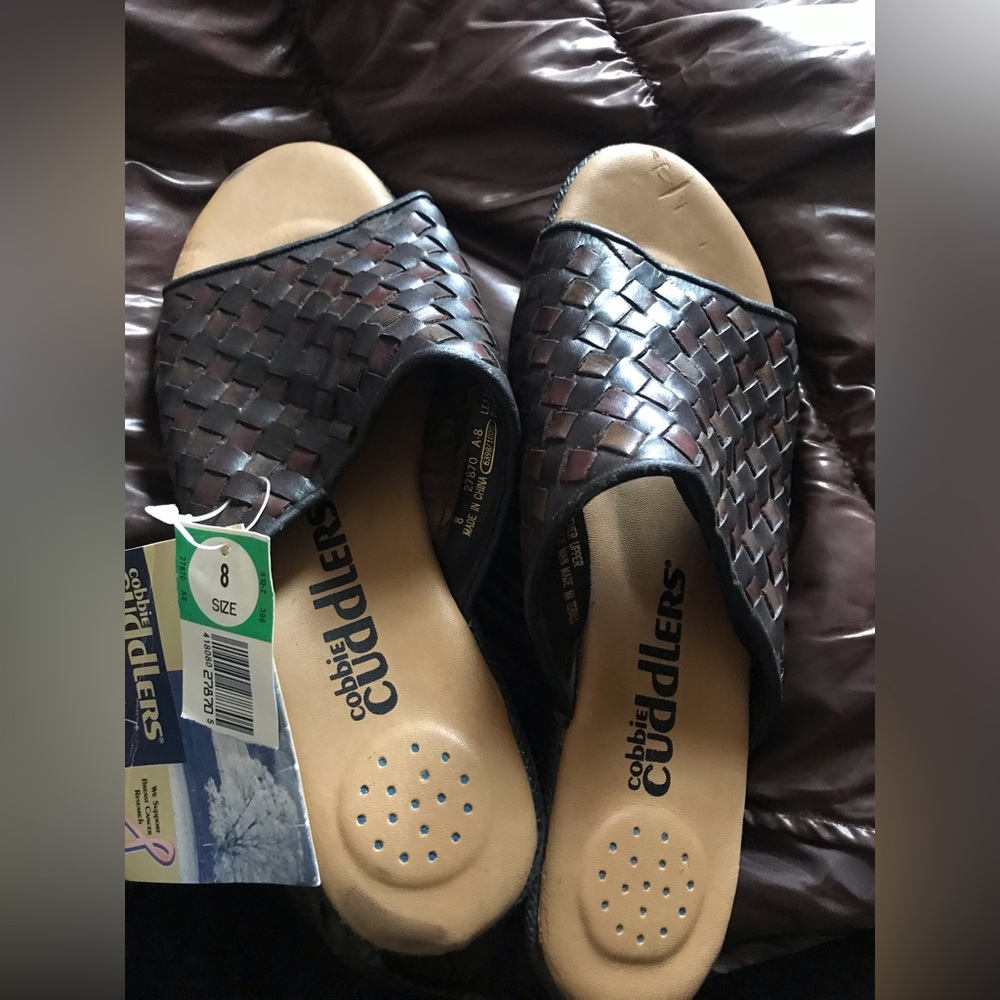 Cuddles sandals size 8